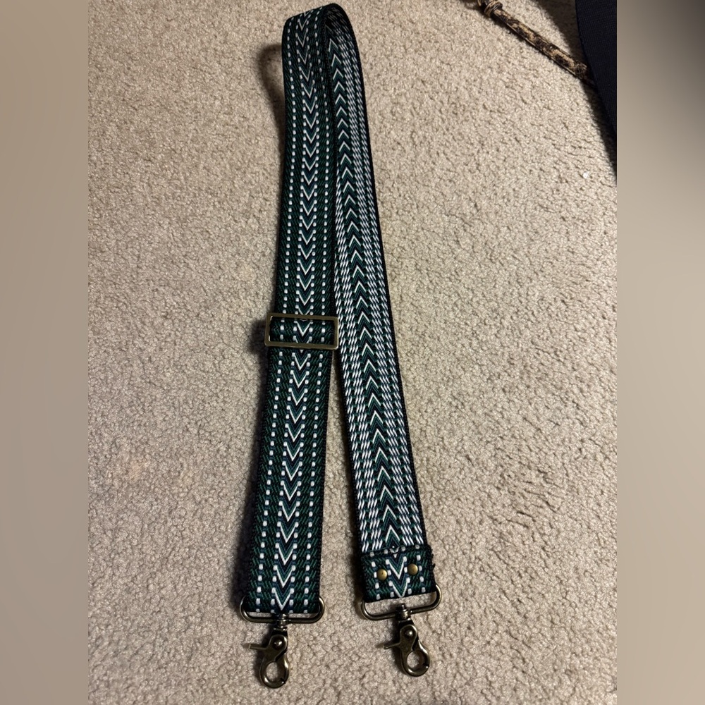 Parker Thatch Strap, super cute, great condition.